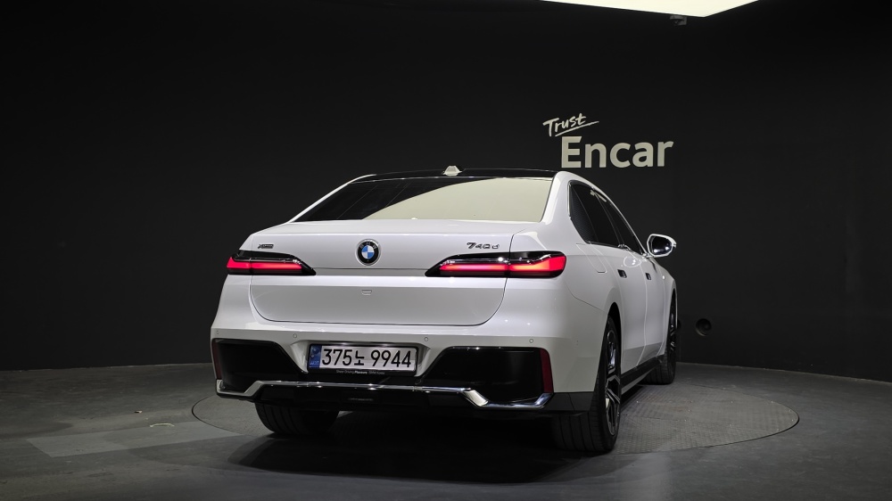 BMW 7 Series (G70)
