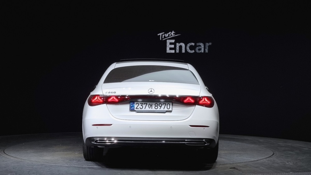 Mercedes-Benz E-Class W214
