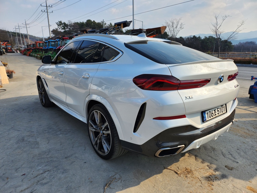 BMW X6 (G06)