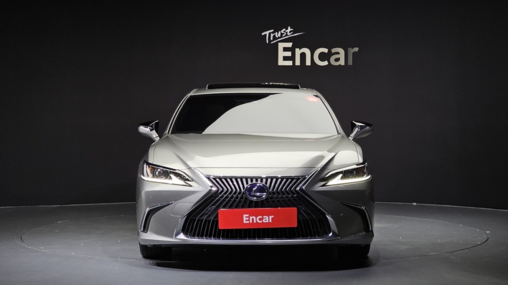Lexus ES300h 7th generation