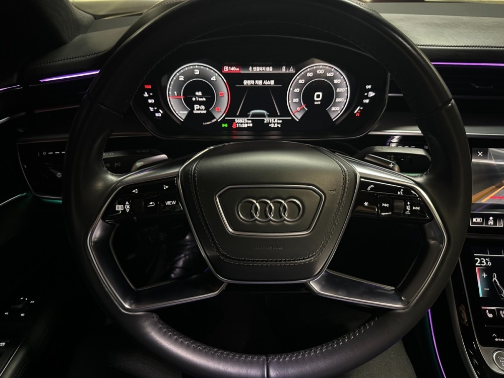 Audi A8 (D5)
