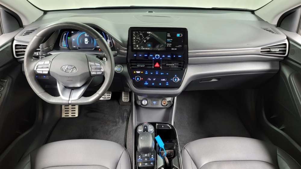 Hyundai The new Ioniq electric