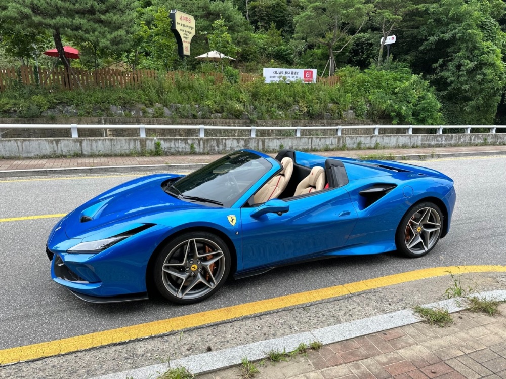 Ferrari F8 Spider