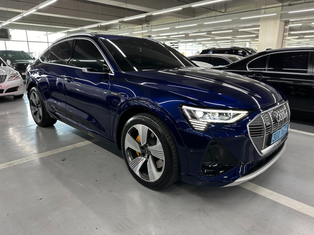 Audi e-tron