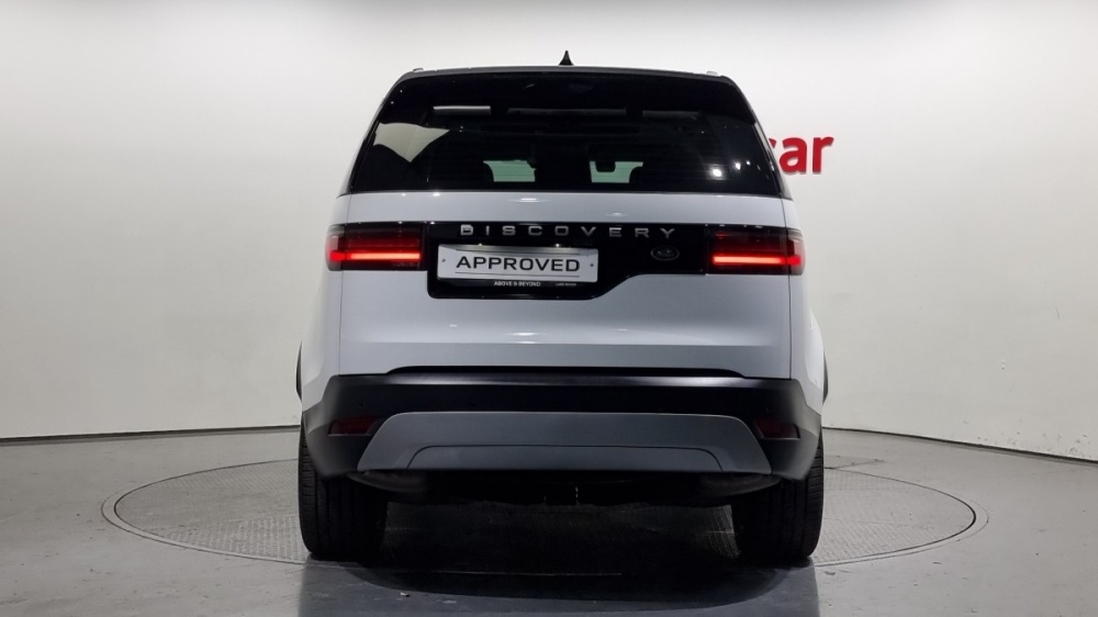 Land rover discovery 5