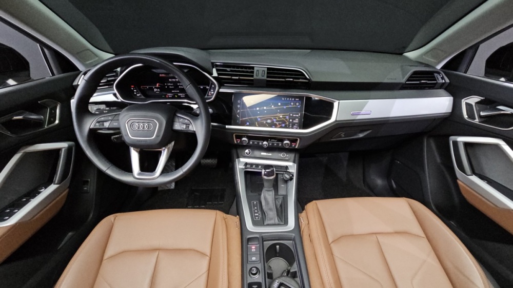 Audi Q3 (F3)