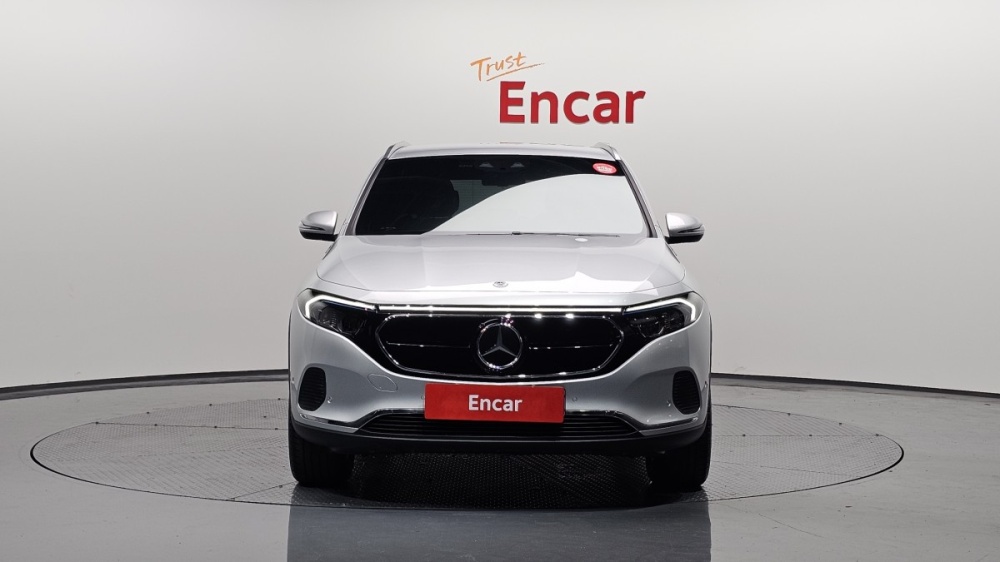 Mercedes-Benz EQA-H243