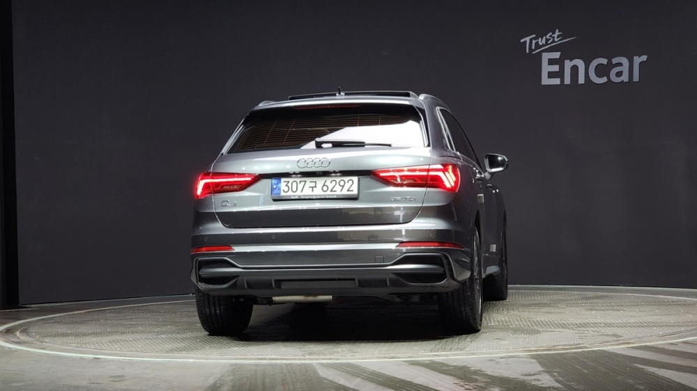 Audi Q3 (F3)