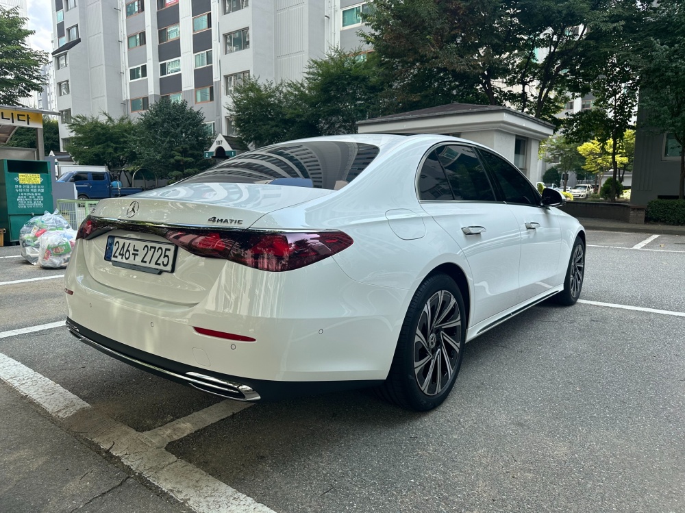 Mercedes-Benz E-Class W214