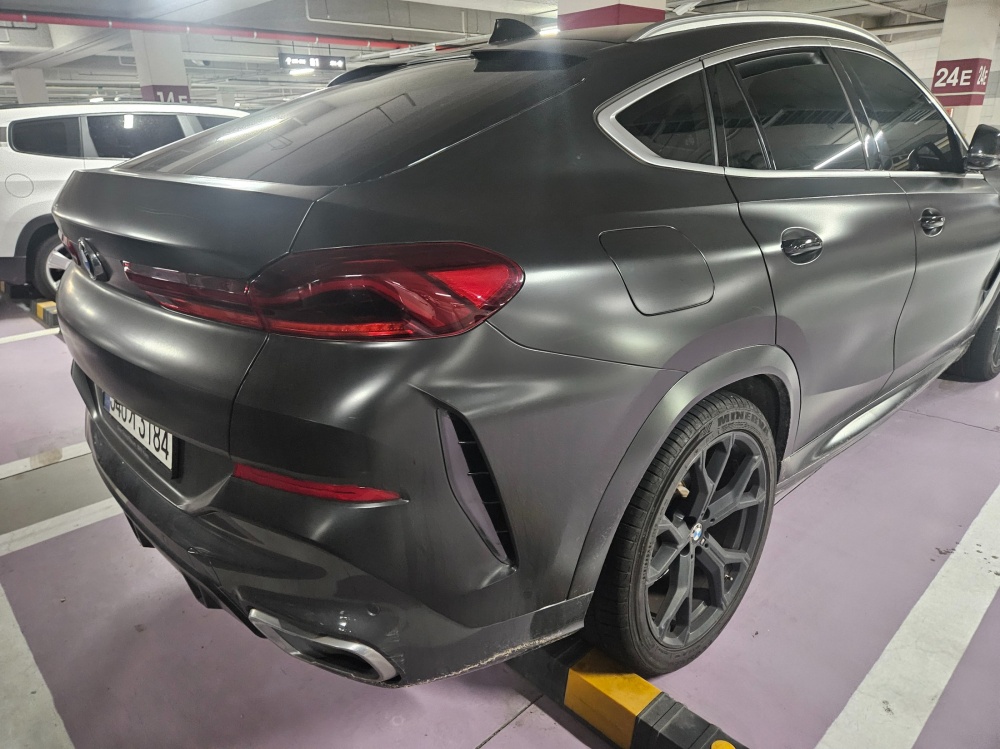 BMW X6 (G06)