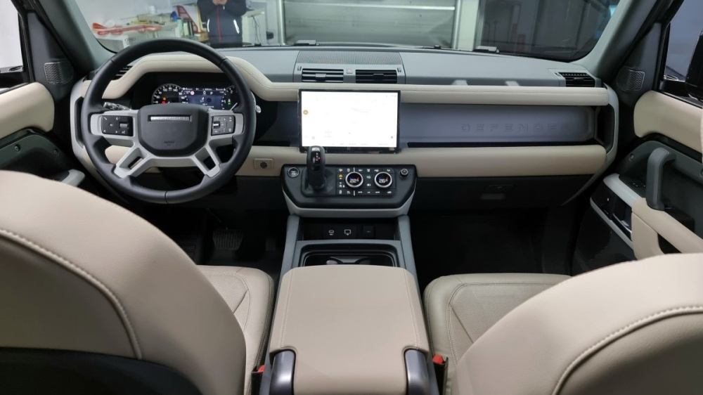 Land rover Defender (L663)