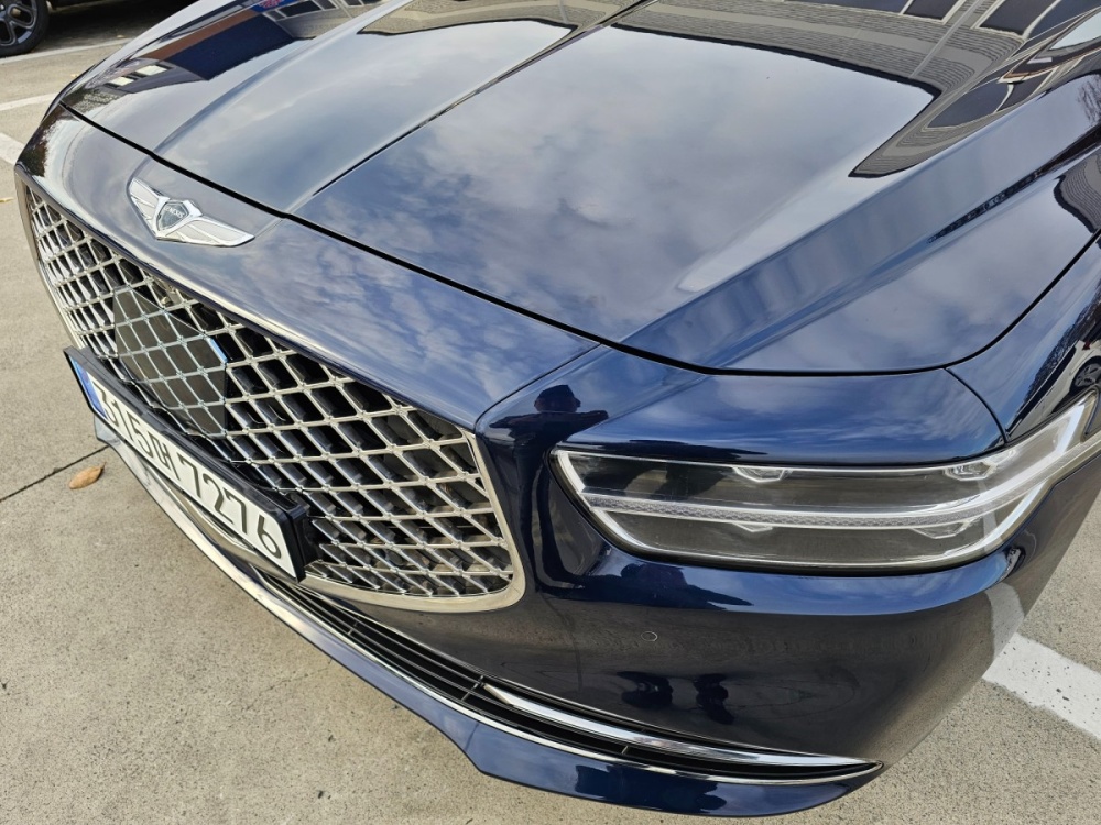 Genesis G90
