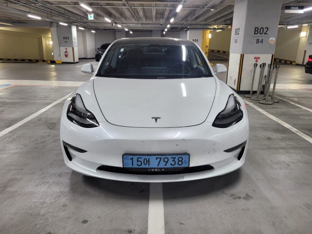 Tesla model 3