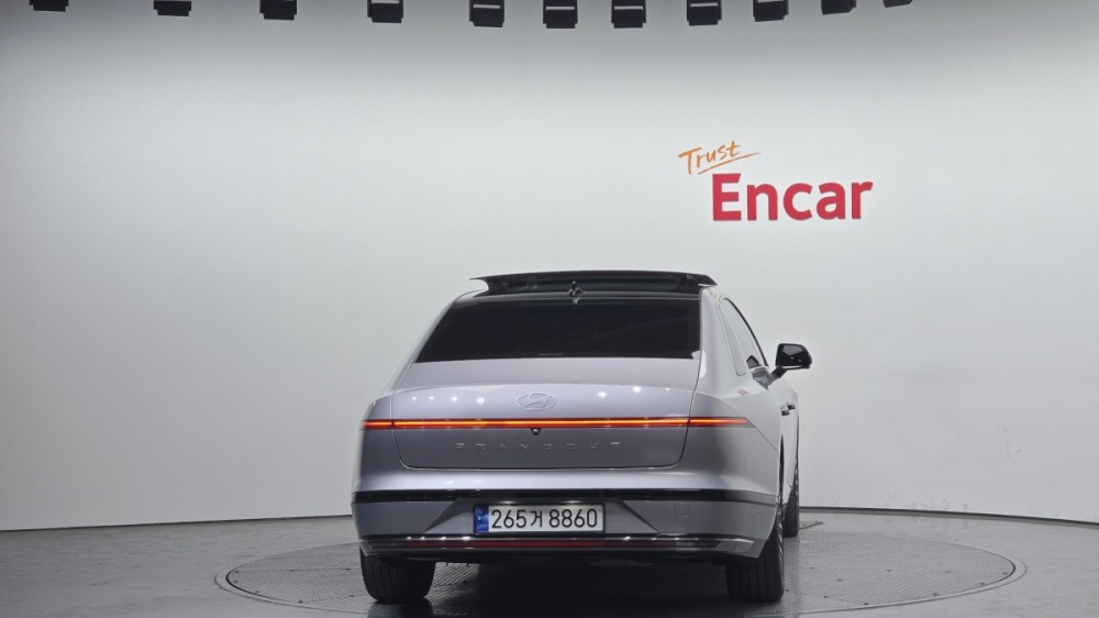 Hyundai Grandeur Hybrid (GN7)