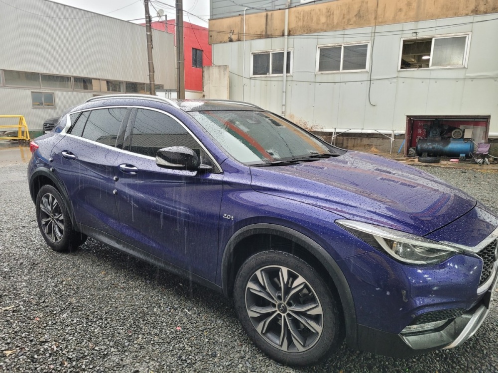 Infinity QX30