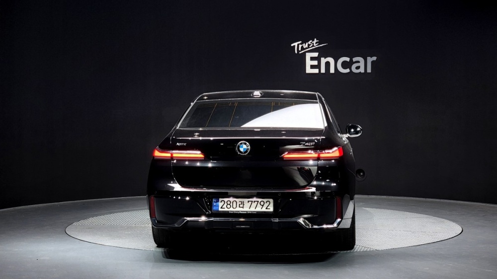 BMW 7 Series (G70)