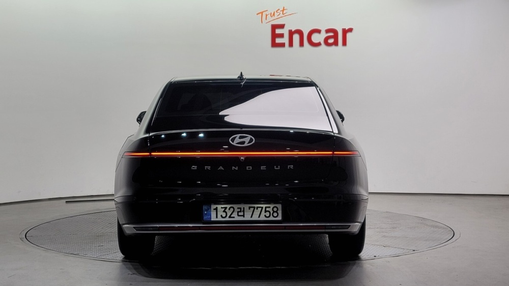 Hyundai Grandeur Hybrid (GN7)