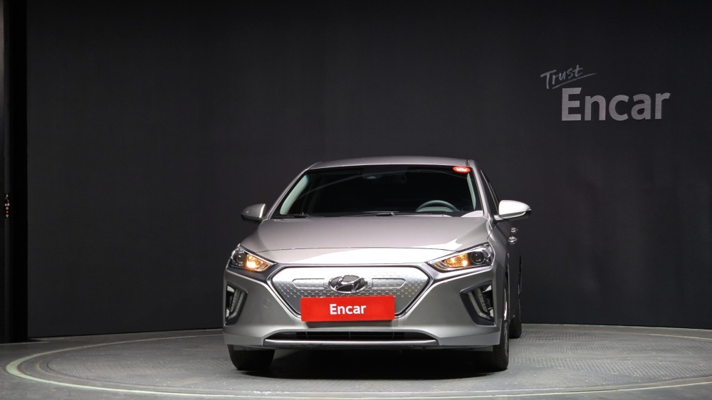 Hyundai The new Ioniq electric