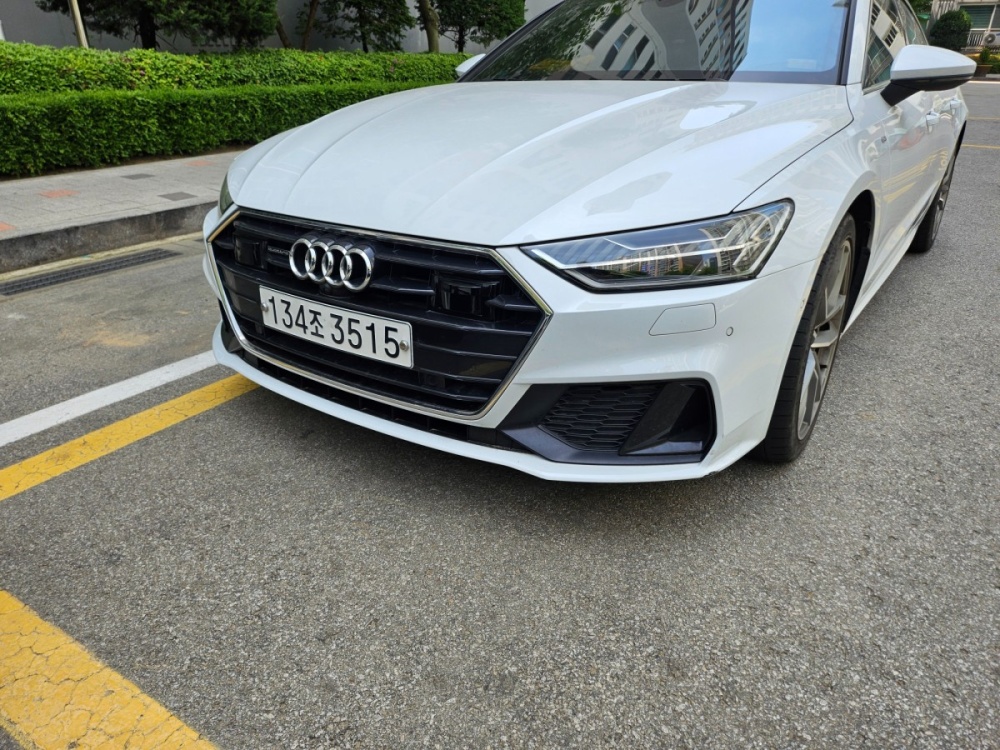 Audi A7 (4K)