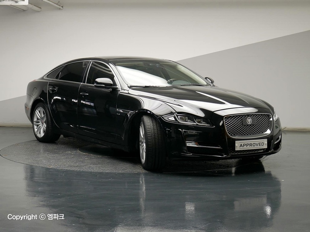 Jaguar All New XJ