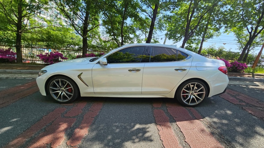 Genesis G70