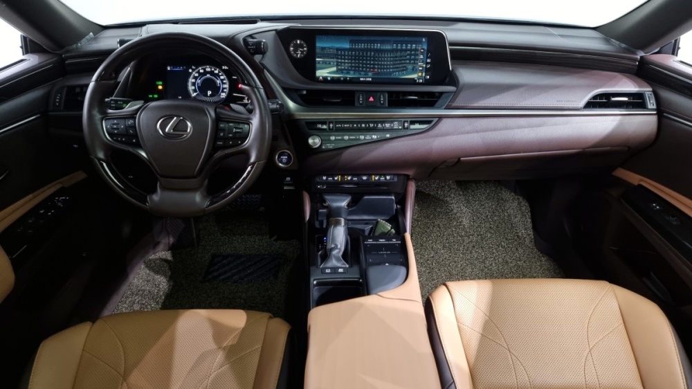 Lexus ES300h 7th generation