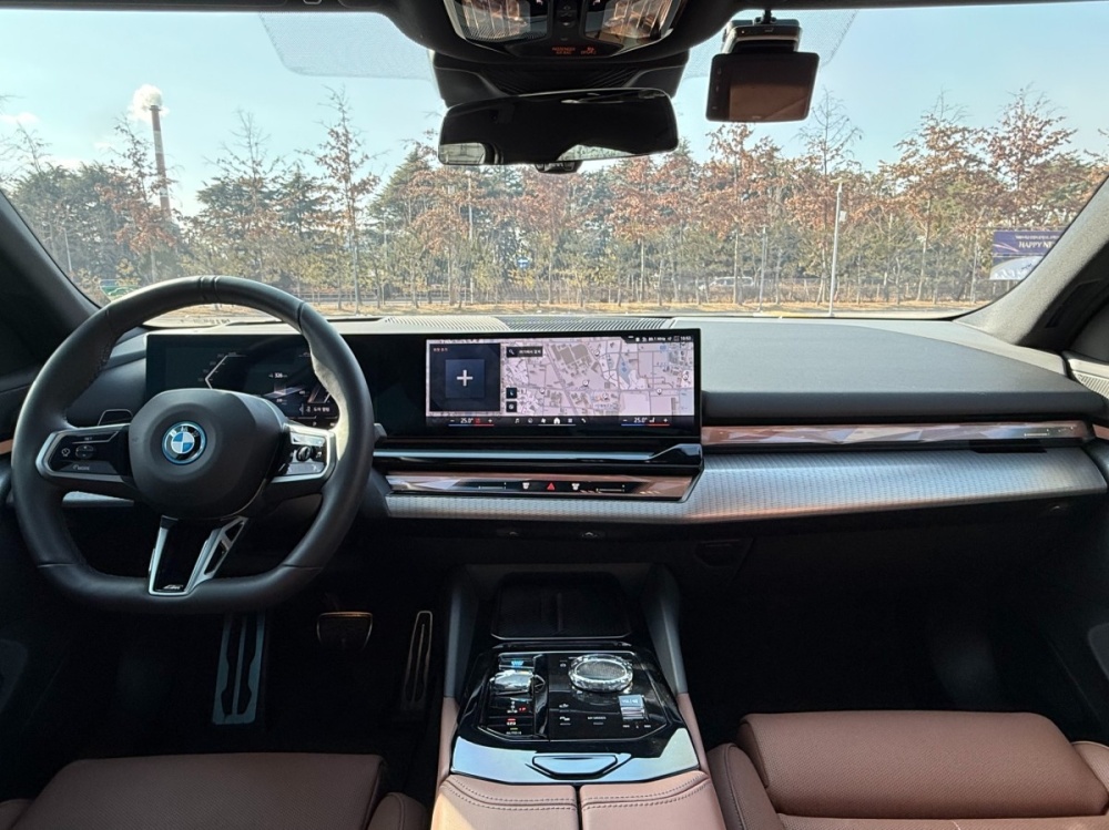 BMW i5 (G60)