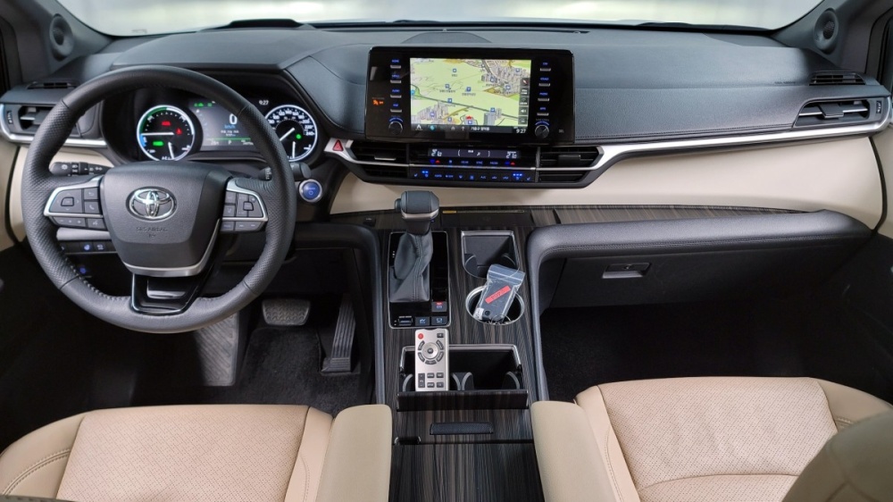 Toyota Sienna 4th generation