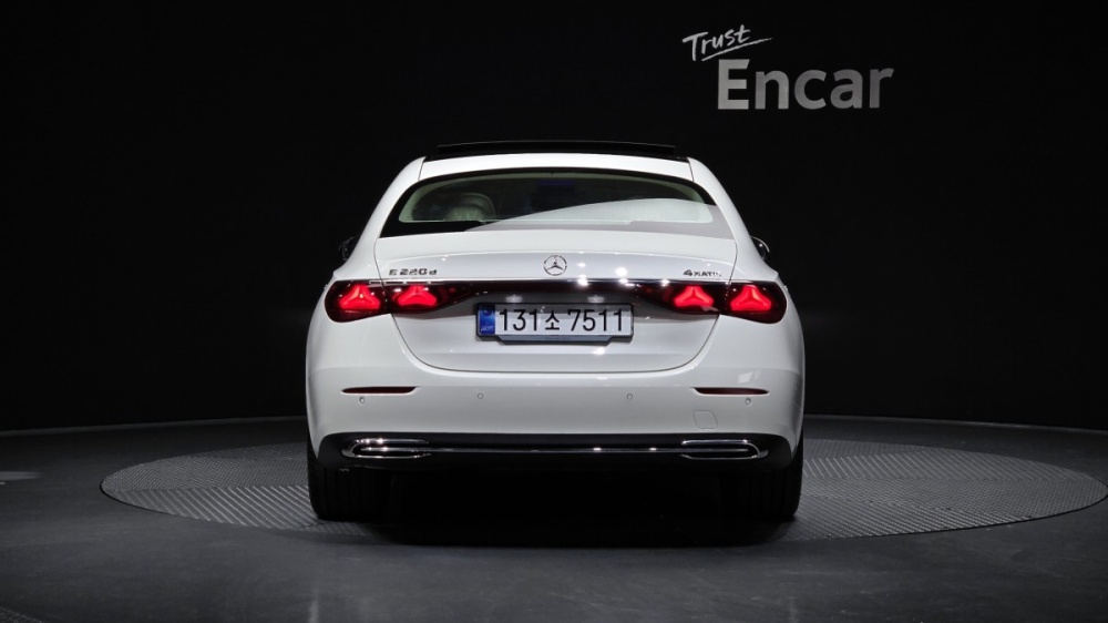 Mercedes-Benz E-Class W214