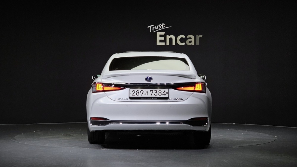 Lexus ES300h 7th generation