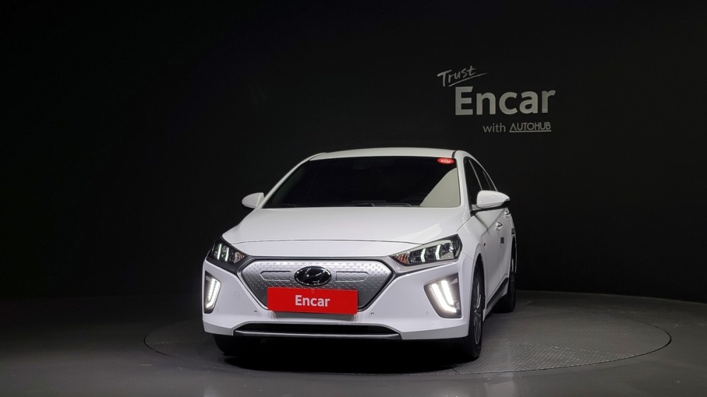 Hyundai The new Ioniq electric
