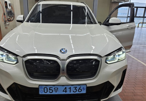 BMW iX3