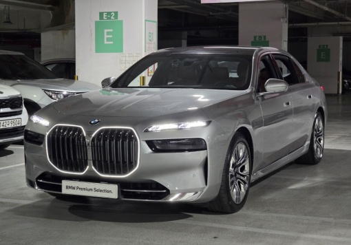 BMW 7 Series (G70)