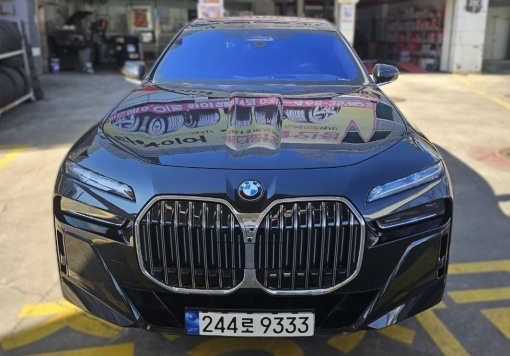 BMW 7 Series (G70)