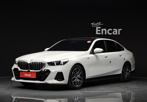 BMW 5 Series (G60)