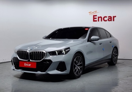 BMW 5 Series (G60)