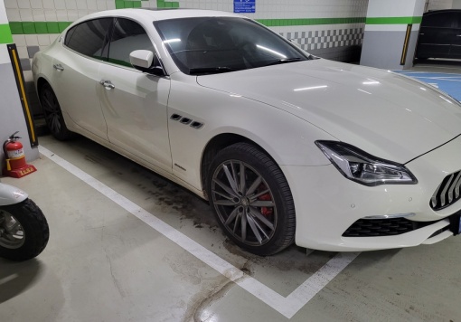 Maserati Quattroporte