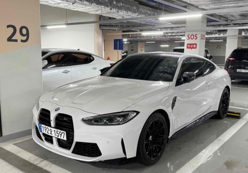 BMW M4 (G82)
