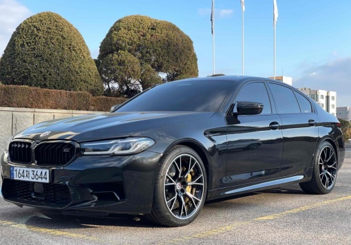 BMW M5 (F90)