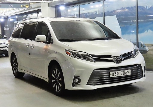 РњРёРЅРёРІСЌРЅ Toyota Sienna 2019