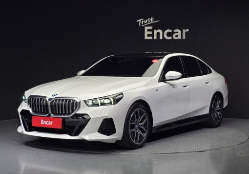 BMW 5 Series (G60)