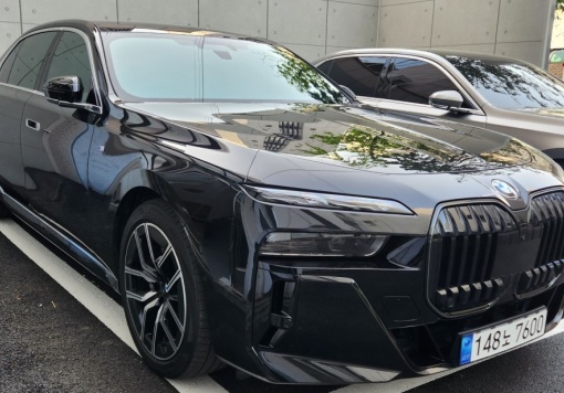 BMW 7 Series (G70)