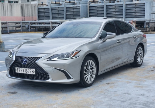 Lexus ES300h 7th generation