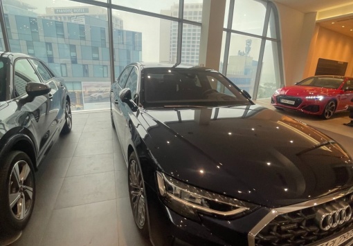 Audi A8 (D5)