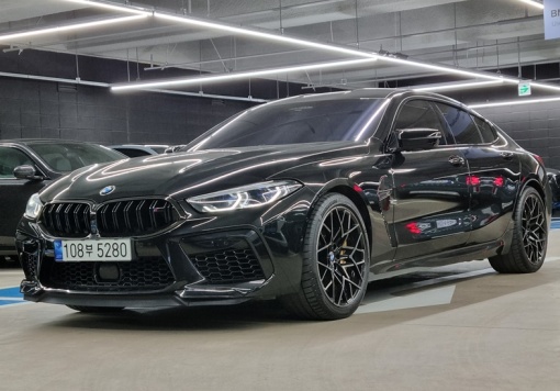 BMW M8 (G15)