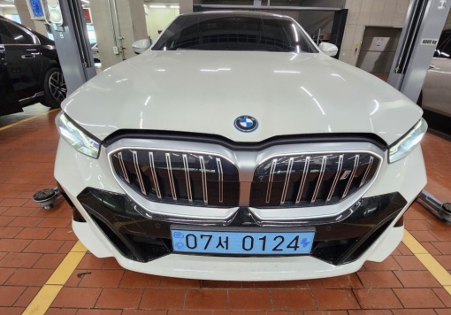 BMW i5 (G60)