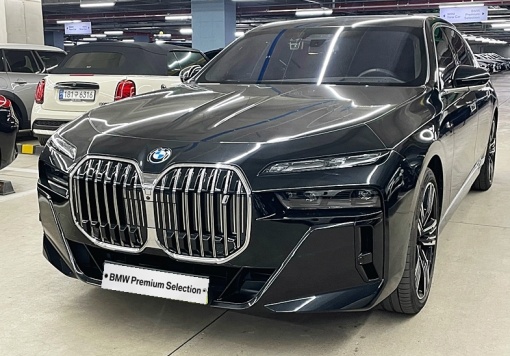 BMW i7 (G70)