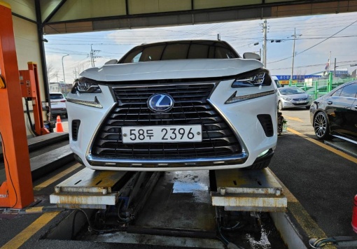 Lexus NX300h