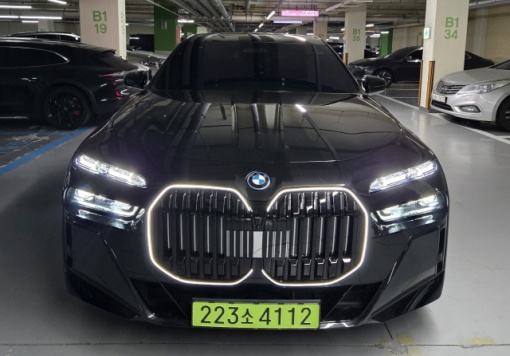 BMW i7 (G70)