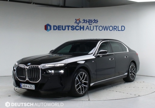 BMW 7 Series (G70)